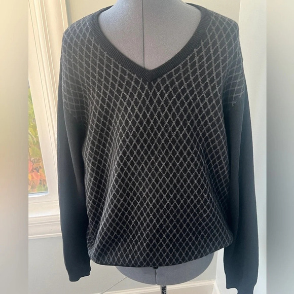 Jos. A. Bank Sz M Black & Gray Diamond Jacquard Pattern V-Neck Sweater Wool - Picture 5 of 16